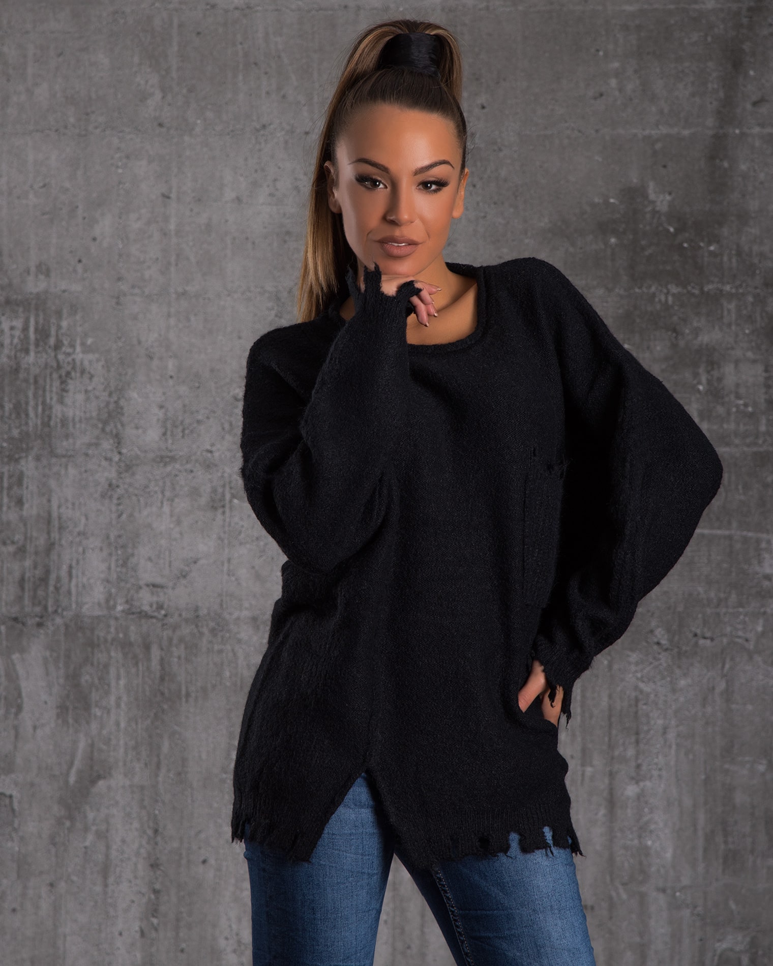 Пуловер с джоб Equality, Черен Цвят