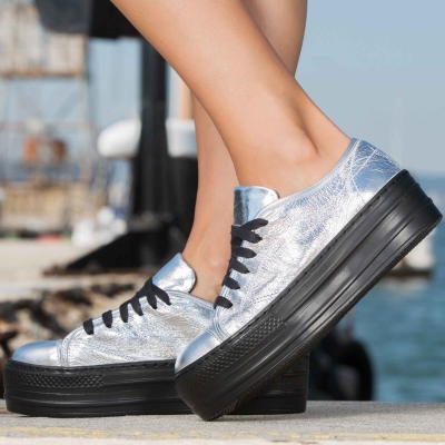 Кецове Capital, Сребрист Цвят