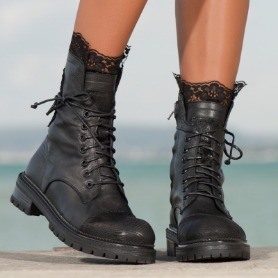 Боти с дантела Fabergé, Черен Цвят