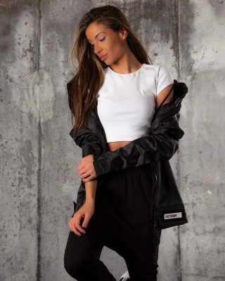 Шушляково яке Grenada, Черен Цвят