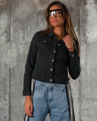 Яке Vanity, Черен Цвят