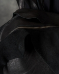 Раница с преден джоб и синджир Pride, Черен Цвят